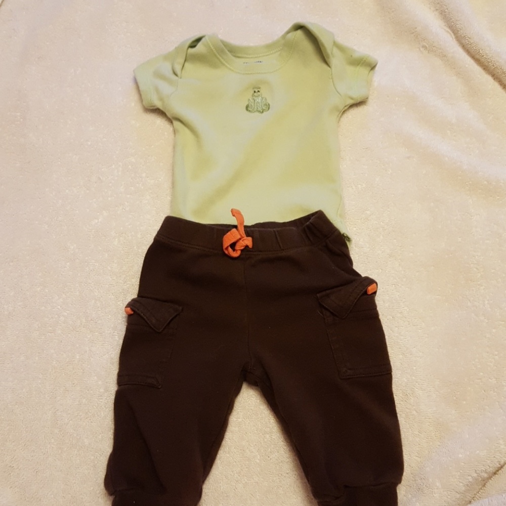 Onesie and pants outfit, size 3 months